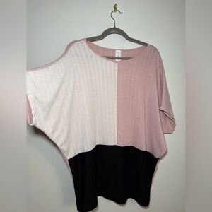Boutique dolman sleeve colorblock top